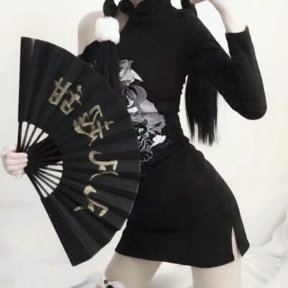 飒爽又带感！17张拿扇子的霸气女生头像合集