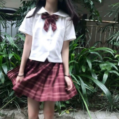 不露脸的JK真人半身头像 8张高清好看的部位女头分享