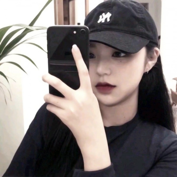 超酷女生戴帽子头像合集 22张霸气高清头像图