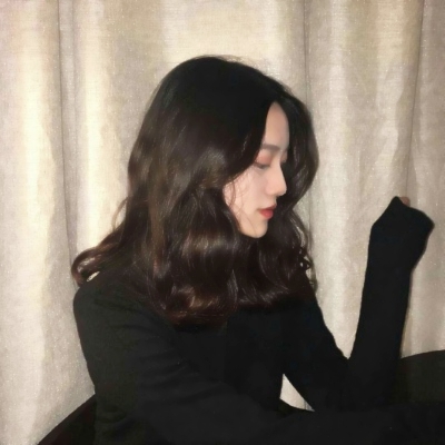 28张高清御姐范霸气女生微信头像合集