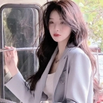 女生头像个性简约干净清新真人图集（共13张）