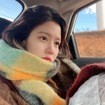 女生微信高清头像合集来啦！共11张最新款女生微信头像高清图片，同时提供大图、小图、方图、圆图多种查看模式，方便用户挑选适配的头像素材。