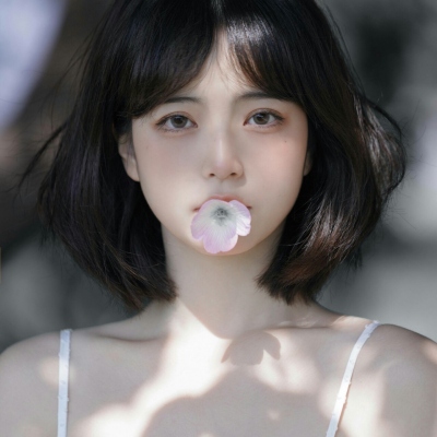 高清女生优质头像合集 共12张