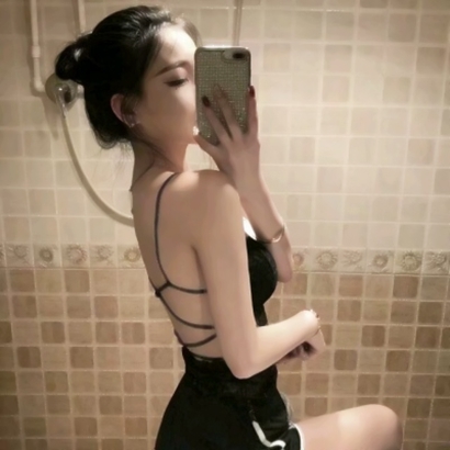 9张高颜值酷感女生自拍头像 高清好看的女生头像合集