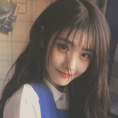 最新高清女生真人QQ头像 共11张好看美图