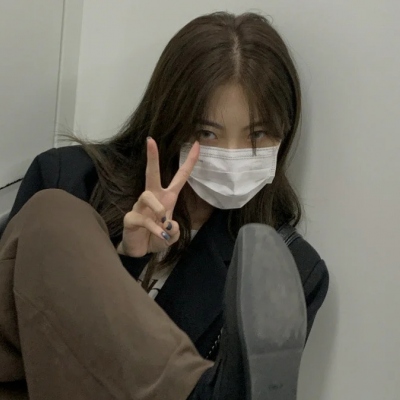 女生干净精致微信头像 共20张可挑选