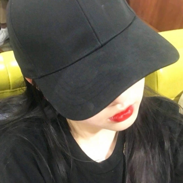 超酷女生戴帽子头像合集 22张霸气高清头像图