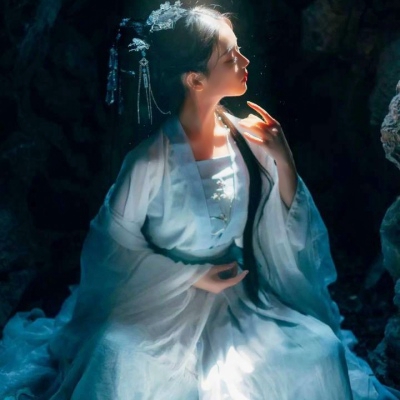 古风高清女生真人古风头像合集 共16张古风美人头像