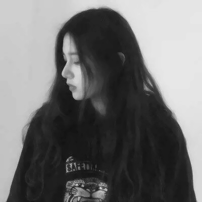 10张高清霸气冷酷黑白女生头像合集