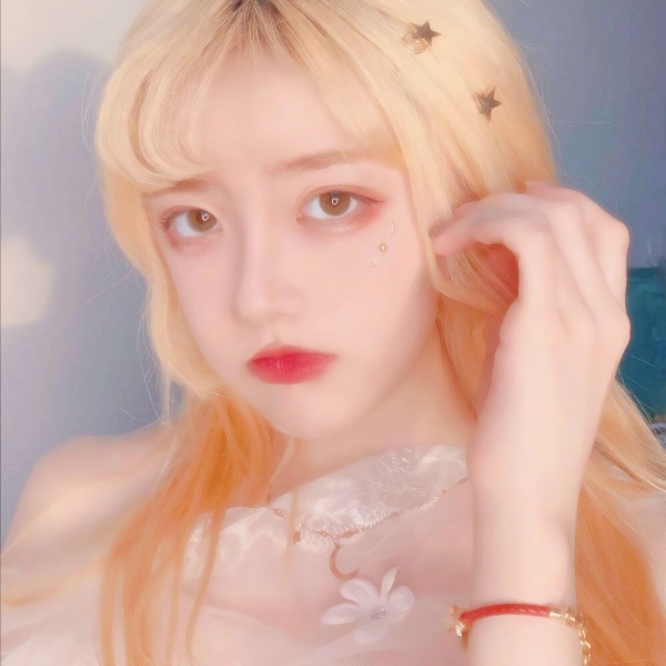 19张超高清酷酷染发女生个性头像 快存起来当头像