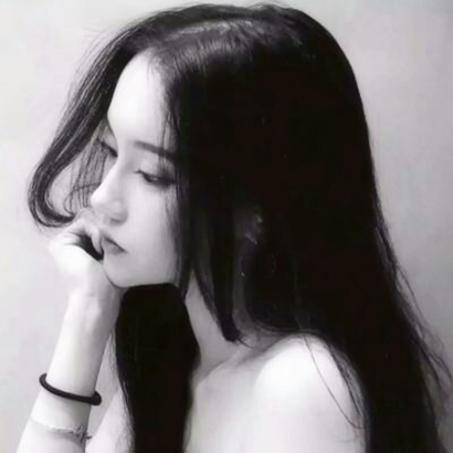 女生黑白微信头像合集 15张高清好看的美女头像