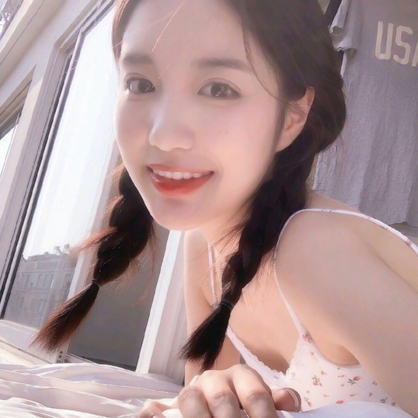 26张超清好看女生头像合集 漂亮女人照片头像素材