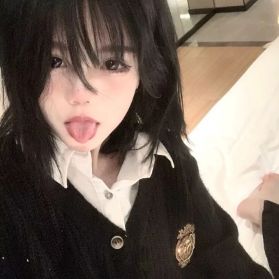 12张适配独立自信女生的真人头像图