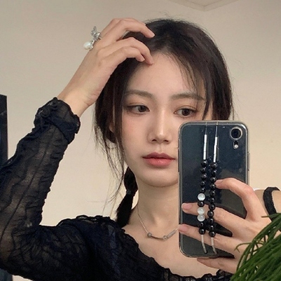 高清酷飒女生头像合集 共20张