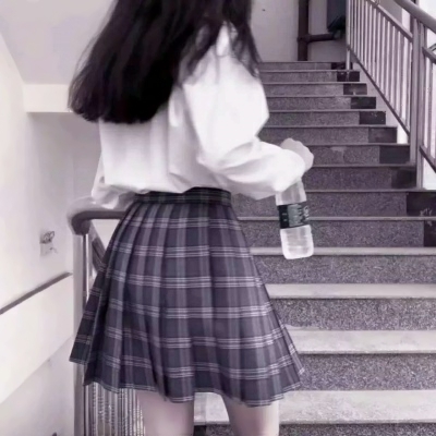 10张高清JK制服半身部位头像 女生头像合集