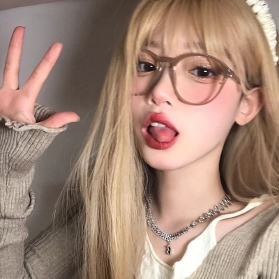 超火的微信女生头像来啦！这里有12张高清图可以用
