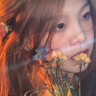 新版个性女生微信头像合集 共13张