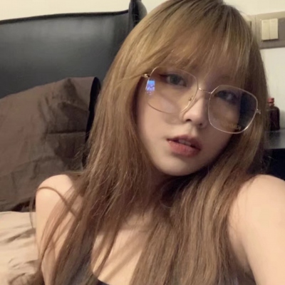 5月戴眼镜的漂亮小姐姐个性头像合集（9张）