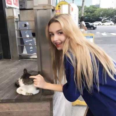 10张高清有气质的欧美风ins女生头像