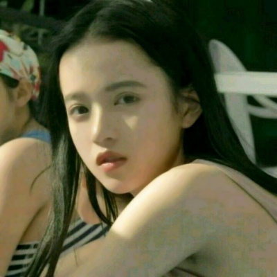 微博女生真人头像合集，28张高清好看的真实女头分享