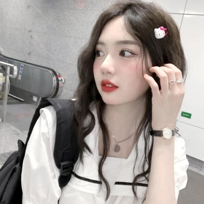 气质干净感拉满的女生头像合集，共16张