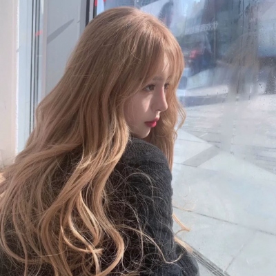 19张氛围感女名媛微信头像，快换上试试