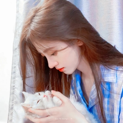 抖音热门女生网红头像 13张高清好看大图