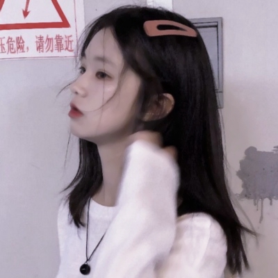 18张高清清新感女生侧脸头像 气质氛围感拉满