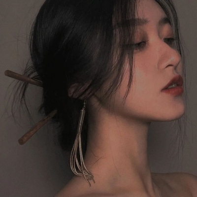 女生正脸清晰真人漂亮头像合集（20张）
