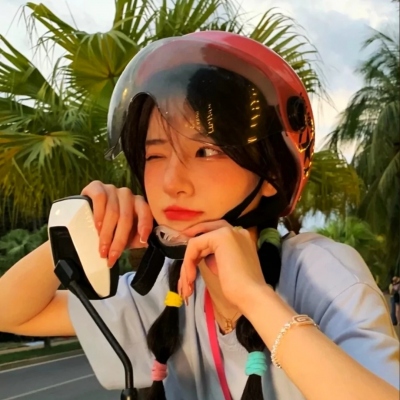 最新高清女生真人QQ头像 共11张好看美图