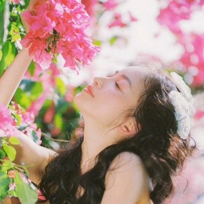 带花的氛围感女生微信头像 10张合集