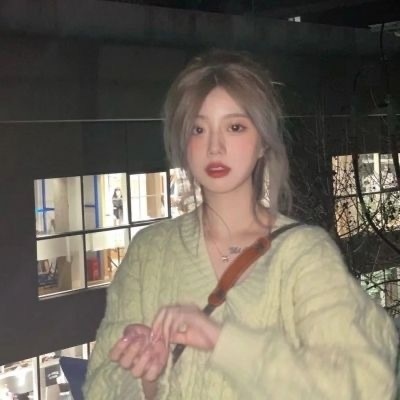 20张ins风清冷模糊白月光女生真人头像分享