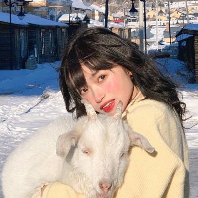 小脸头像网更新9张同一美女真实照片头像