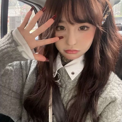 17张真实感拉满的女生真人头像合集