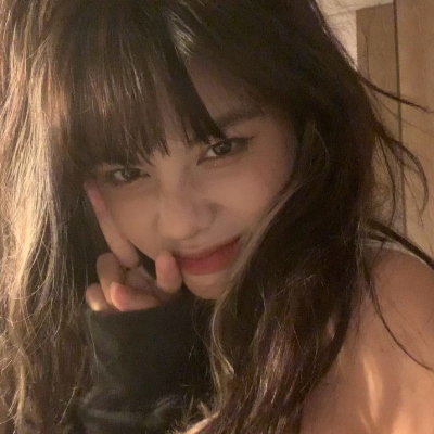 8张超好看的女生真人专属头像合集