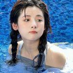 7张清新感拉满的蓝色系真人女生头像来啦