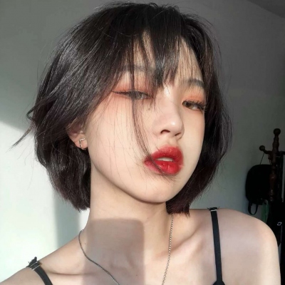 12张氛围感拉满的干净女生高级感头像