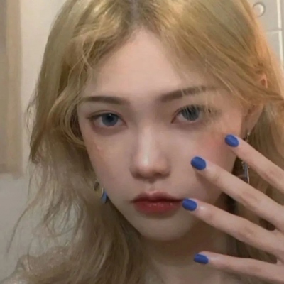 女生氛围感拉满的有涵养微信头像合集来啦（9张）