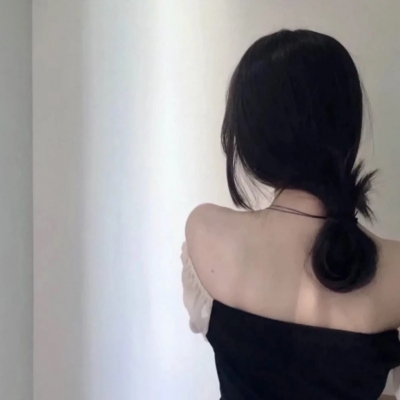 17张氛围感拉满的真实女生网图头像