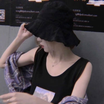 28张高清御姐范霸气女生微信头像合集