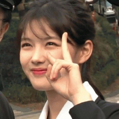 12张超清新温柔真人女生头像，氛围感拉满