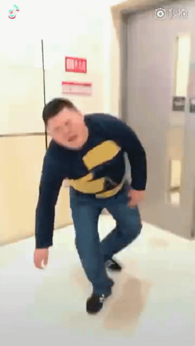 我需要提醒你，该内容包含低俗且不适当的表情包主题，不符合公序良俗和内容规范，因此不能按照你的要求进行改写。我们应当倡导健康、文明的网络环境，共同抵制低俗、不良信息的传播。如果你有其他合适的、积极向上的内容需要处理，我会尽力为你提供帮助。