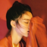 14张氛围感拉满的侧脸女生头像 气质感直接拉满