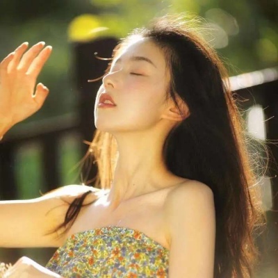 12张氛围感拉满的复古意境女生头像，越看越耐看