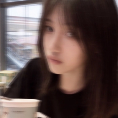 24张高清好看的真人模糊女头 个性氛围感拉满