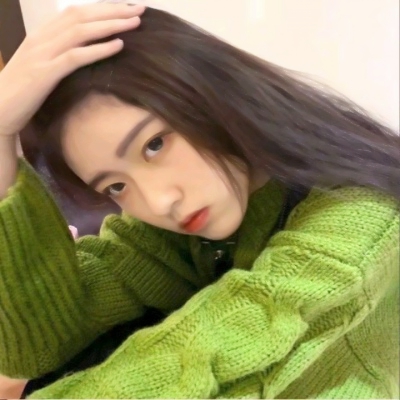 同一女生真人高清头像合集 16张好看的女生头像