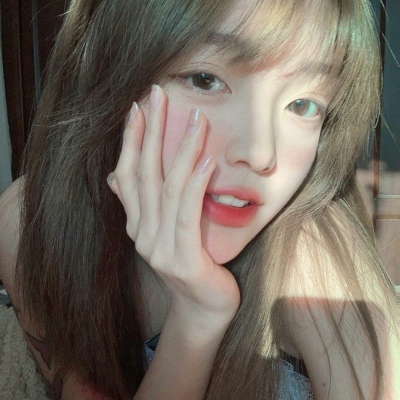 女生真人网红微信头像合集 共14张好看的款