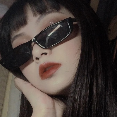 12张超拽帅气冷酷小姐姐真人头像合集