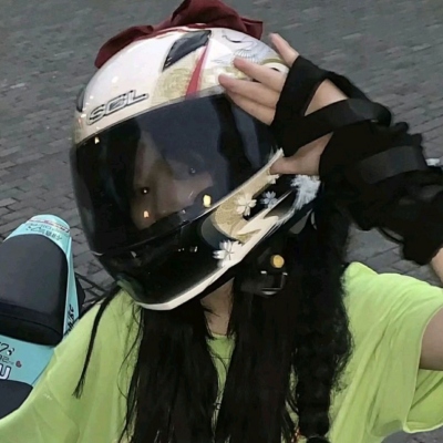 最新高清女生微信头像来了，共9张精选图