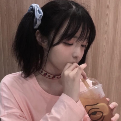 超有少女感的真人女生头像合集 共17张